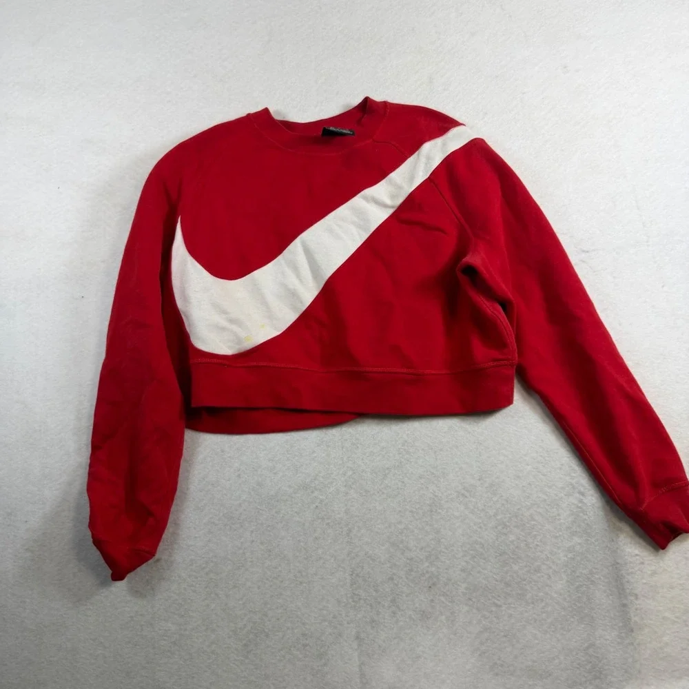 Nike Womens Red Oversized Swoosh Cropped Sweatshirt Pullover Medium Raglan Logo